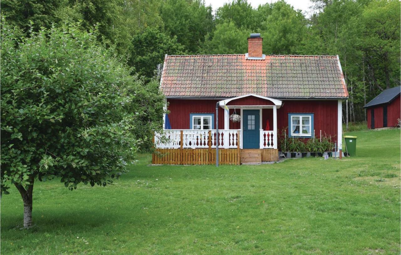 Stunning Home In Tjaellmo With Kitchen Eksteriør billede