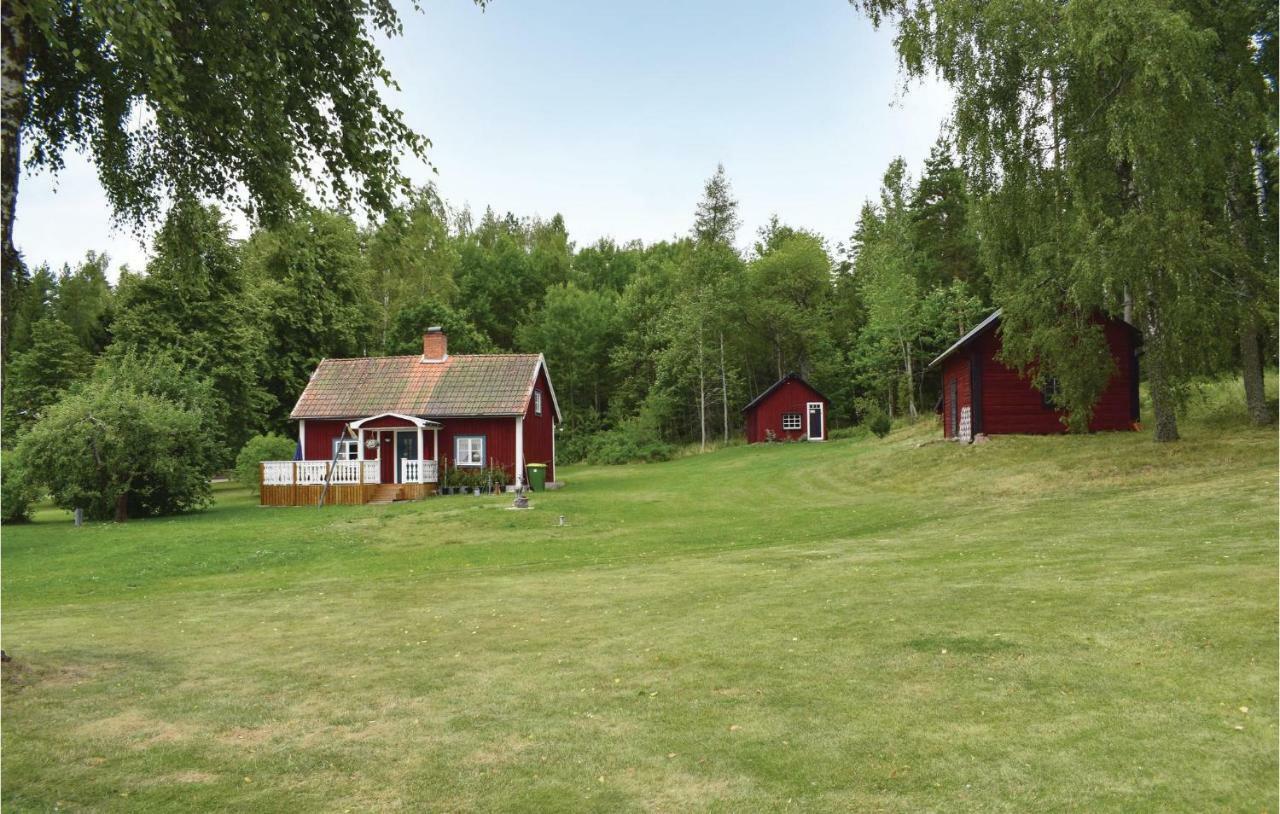 Stunning Home In Tjaellmo With Kitchen Eksteriør billede
